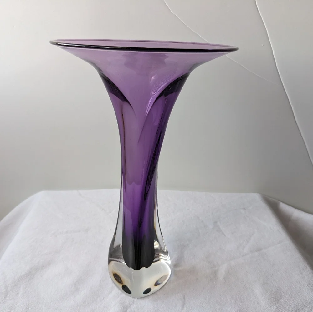 Jonathan Winfisky 1992 Signed Hand Blown Purple Art Glass Trumpet Vase Vintage